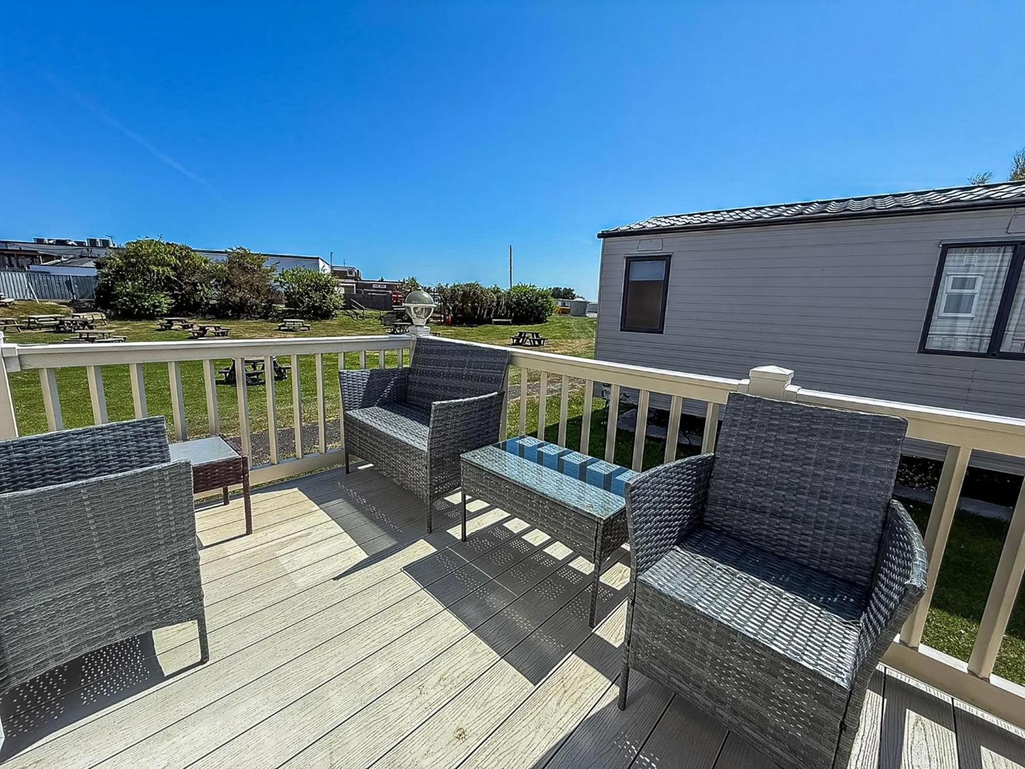 Superb Caravan By The Seaside In Kessingland, Suffolk Ref 90040Sg Benacre ภายนอก รูปภาพ